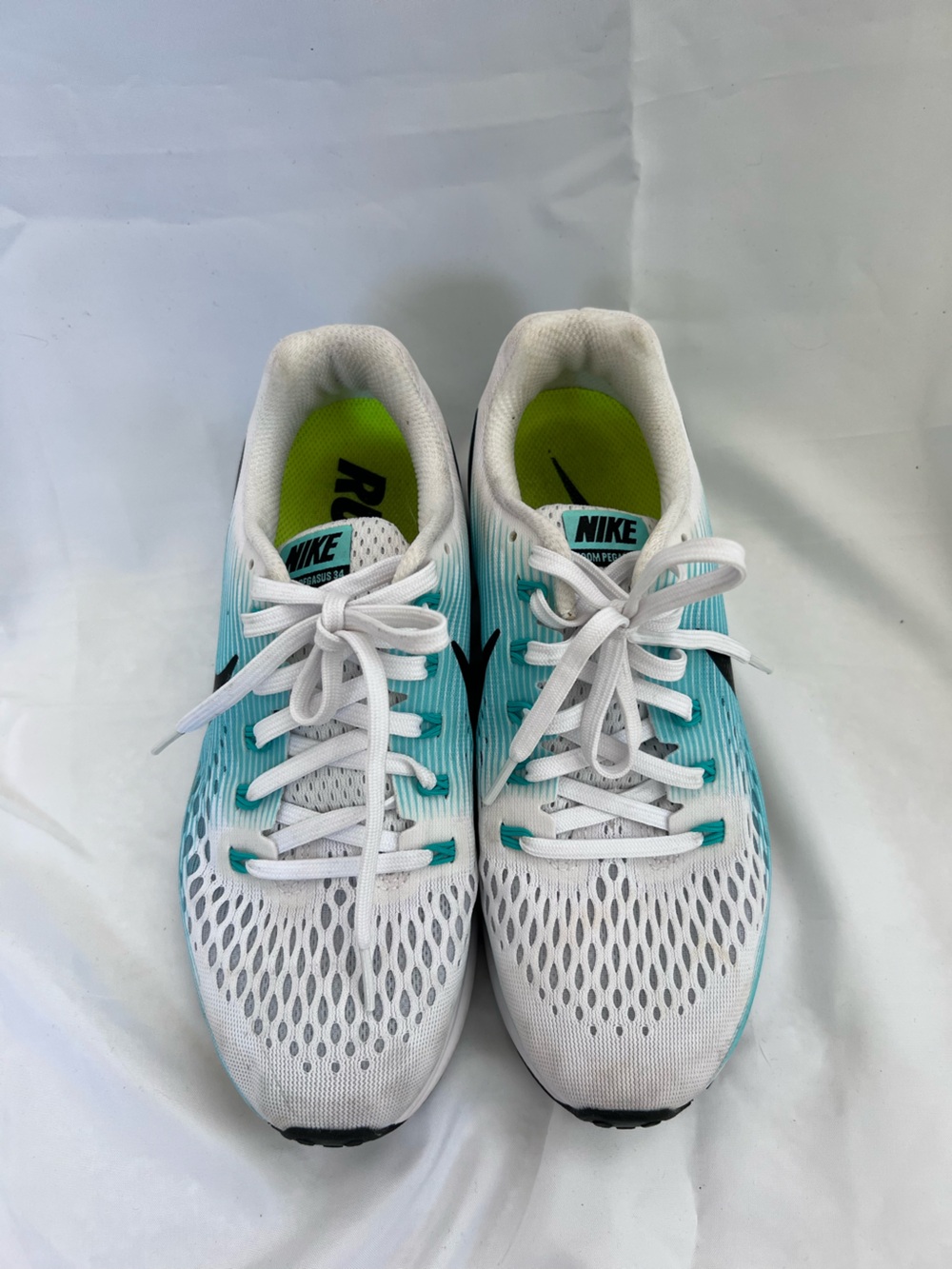 Nike Women's White Turquoise Gradient Running Shoes